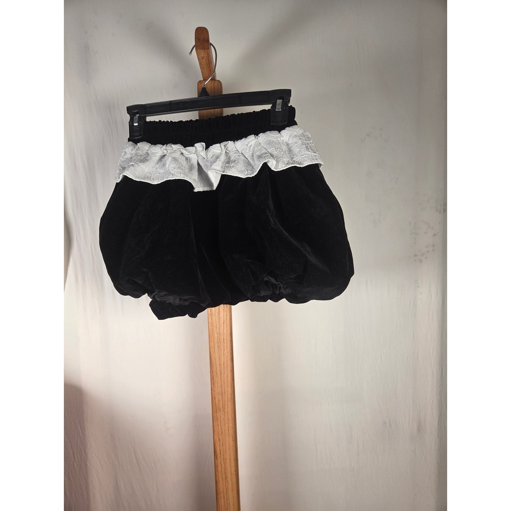 Black Velvet Bubble Shorts White Lace Ruffle Trim Elastic Waist Size 3 Costume